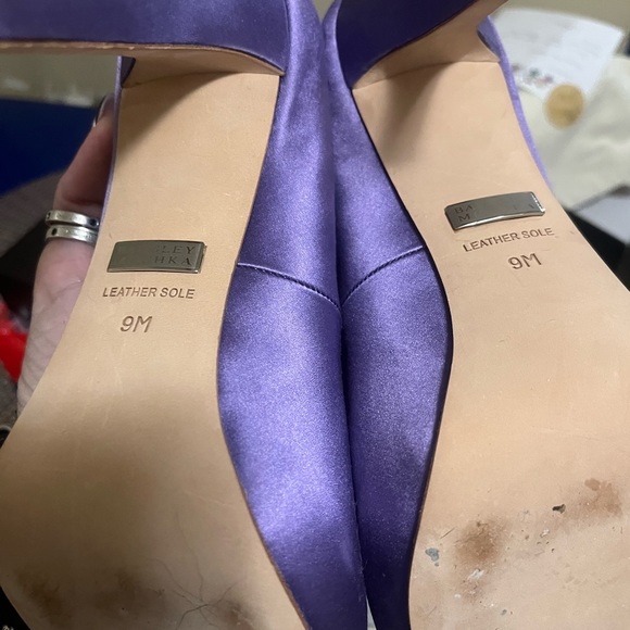 Badgley Mischka heels - Picture 2 of 4